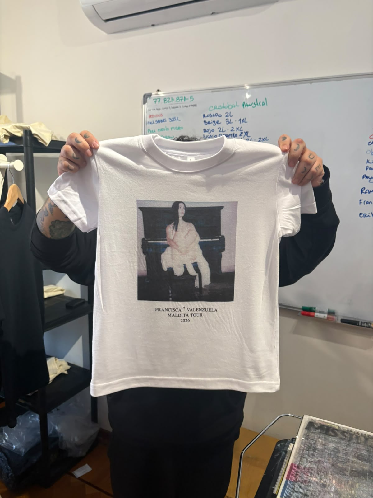 Polera MALDITA 2026 Polaroid